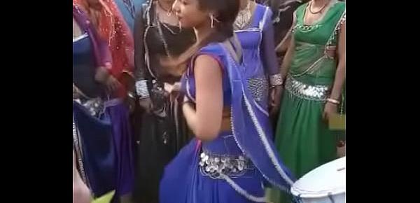  pelu dance by beautyful women